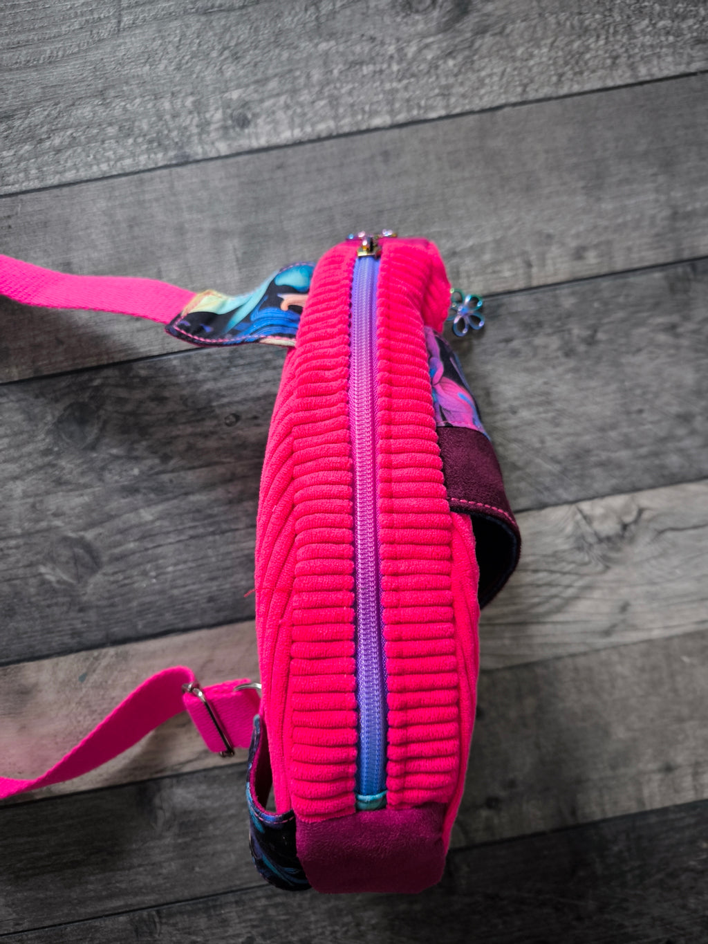 🩷 Sac bandoulière artisanal rose fuchsia – Pièce unique 🩷