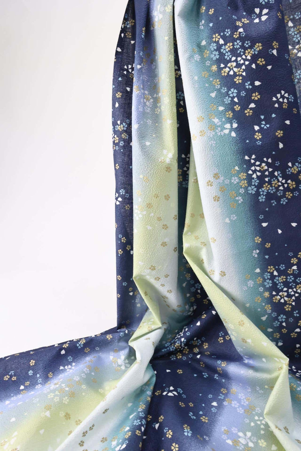 Tissu Chirimen de coton japonais Sakura bleu dégradé