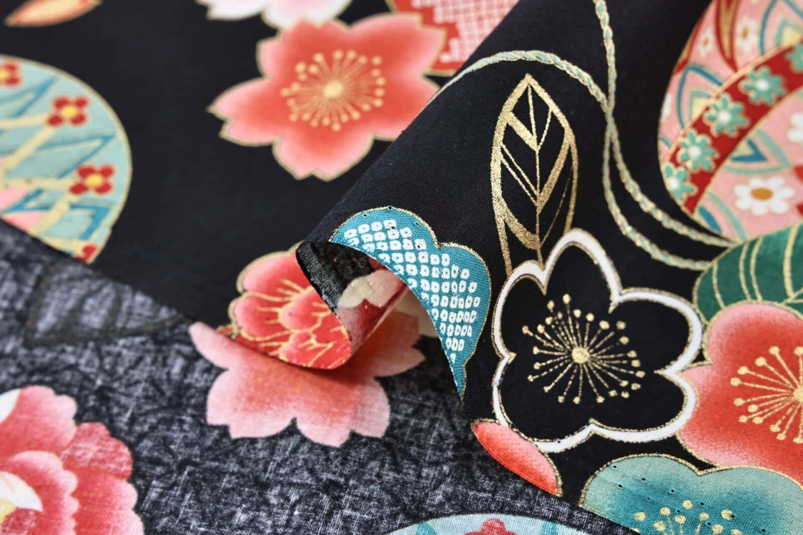Tissu Japonais Temari et fleurs colorées